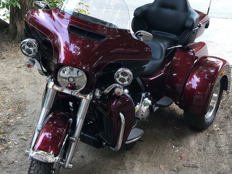 2015 Harley-Davidson Tri Glide, красный, 3600000 рублей, вид 4