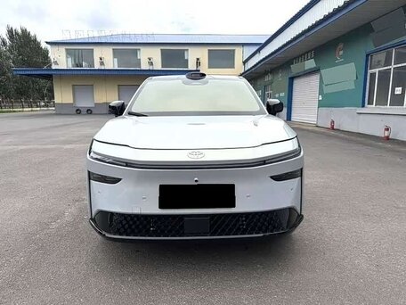 2026 Toyota bZ3X 58.3 kWh, серебристый, 2810000 рублей, вид 2