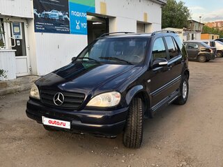 1998 Mercedes-Benz M-Класс 320 I (W163), синий, 645000 рублей, вид 2