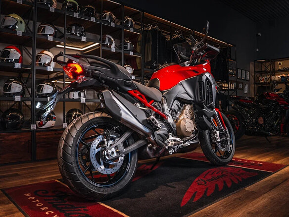 2026 Ducati Multistrada V4, красный, 3090000 рублей - вид 2
