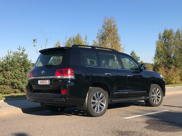2016 Toyota Land Cruiser 200 Series Рестайлинг 2, чёрный, 5715000 рублей - вид 3