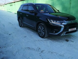 2019 Mitsubishi Outlander III Рестайлинг 3, чёрный, 3500000 рублей, вид 5