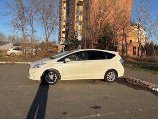 2013 Toyota Prius Alpha I (ZVW40/41), белый, 1450000 рублей, вид 4