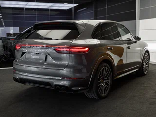 2019 Porsche Cayenne S III, серый, 5490000 рублей, вид 4