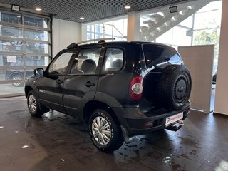 2011 Chevrolet Niva I Рестайлинг, чёрный, 259000 рублей, вид 5