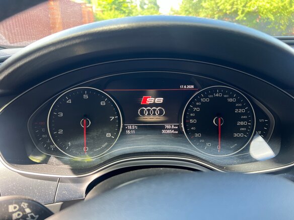 2012 Audi A6 IV (C7), серый, 1100000 рублей - вид 4