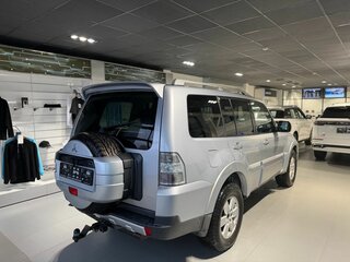 2008 Mitsubishi Pajero IV, серебристый, 1425000 рублей, вид 4