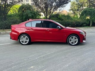 2022 BMW 1 серии 120i III (F52) Рестайлинг, пурпурный, 1715000 рублей, вид 4