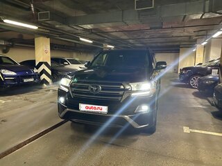 2017 Toyota Land Cruiser 200 Series Рестайлинг 2, чёрный, 4300000 рублей, вид 1