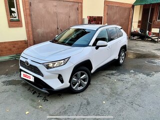 2019 Toyota RAV4 V (XA50), белый, 3630000 рублей, вид 2