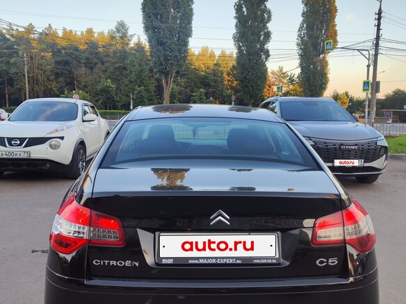 2012 Citroen C5 II, чёрный, 550000 рублей - вид 2