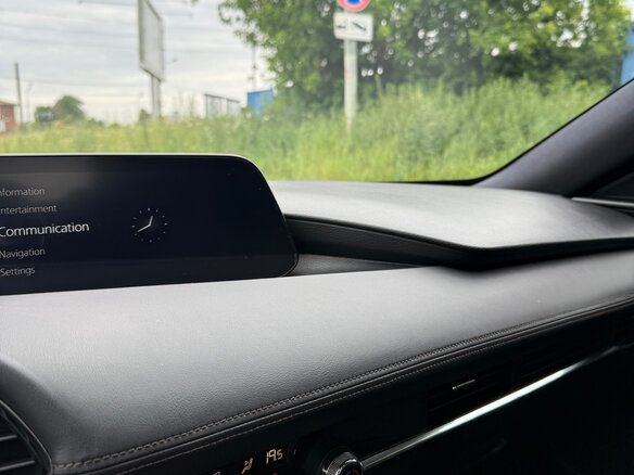 2019 Mazda 3 IV (BP), чёрный, 1790000 рублей - вид 25