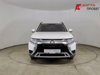 2019 Mitsubishi Outlander III Рестайлинг 3, белый, 2065000 рублей, вид 2