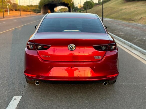 2023 Mazda 3 Axela IV (BP), красный, 1443000 рублей - вид 1