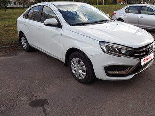 2024 Lada (ВАЗ) Vesta I Рестайлинг (NG), белый, 1210000 рублей, вид 3