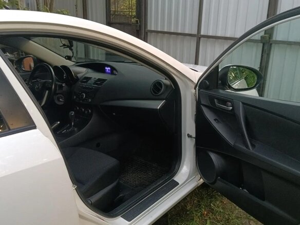 2011 Mazda 3 II (BL) Рестайлинг, белый - вид 6