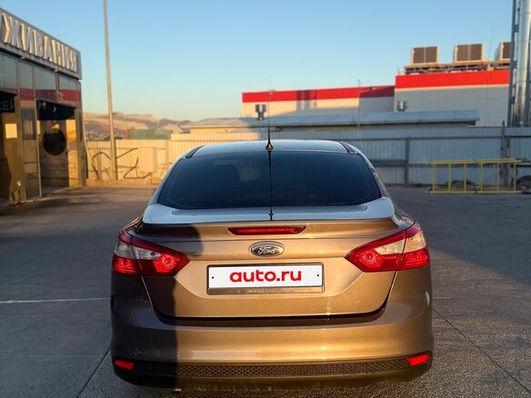 2013 Ford Focus III, серый, 1100000 рублей - вид 3
