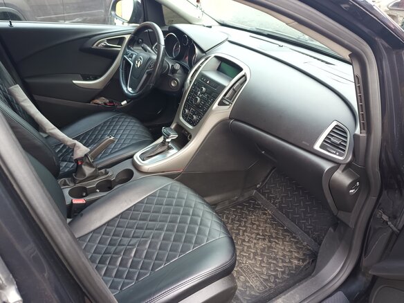 2011 Opel Astra J, чёрный, 355500 рублей - вид 5