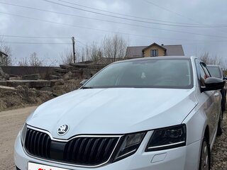 2017 Skoda Octavia III (A7) Рестайлинг, белый, 2150000 рублей, вид 1