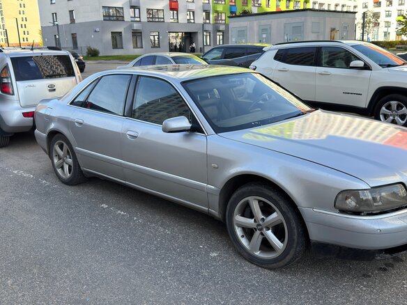2001 Audi S8 I (D2) Рестайлинг, серебристый - вид 4