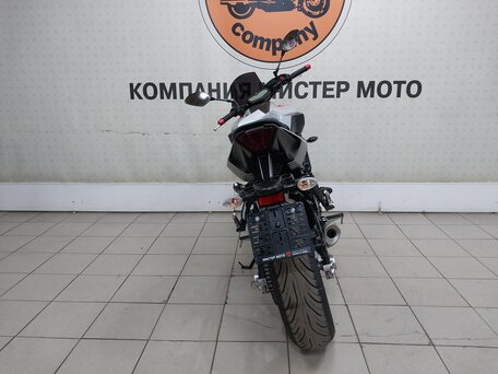 2018 Yamaha MT-07 (FZ-07), серый, 749000 рублей, вид 4