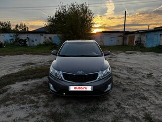 2014 Kia Rio 5-speed III, серый, 800000 рублей, вид 3