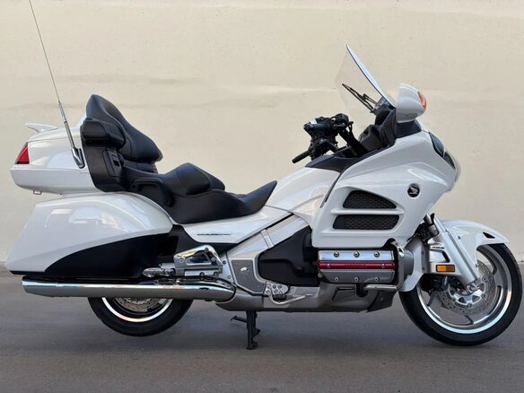 2013 Honda GL 1800 Gold Wing, белый - вид 15