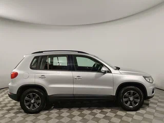 2013 Volkswagen Tiguan I Рестайлинг, серебристый, 1529000 рублей, вид 4