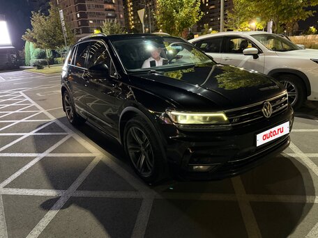 2020 Volkswagen Tiguan II, чёрный, 2300000 рублей, вид 2