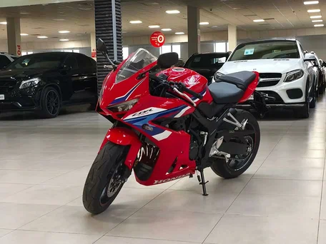 2026 Honda CBR 650R, красный, 1299000 рублей, вид 2