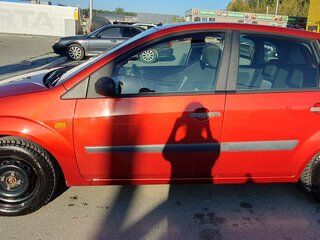 2007 Ford Fiesta Mk5, красный, 320000 рублей, вид 2