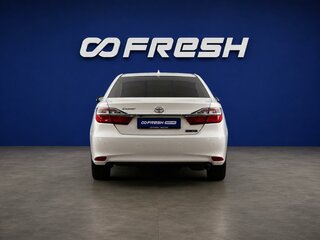 2017 Toyota Camry VII (XV50) Рестайлинг 2, белый, 2748888 рублей, вид 4