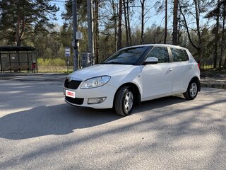 2011 Skoda Fabia II Рестайлинг, белый, 595000 рублей, вид 2