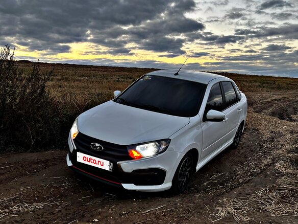 2024 Lada (ВАЗ) Granta Drive Active I Рестайлинг, белый, 950000 рублей - вид 1