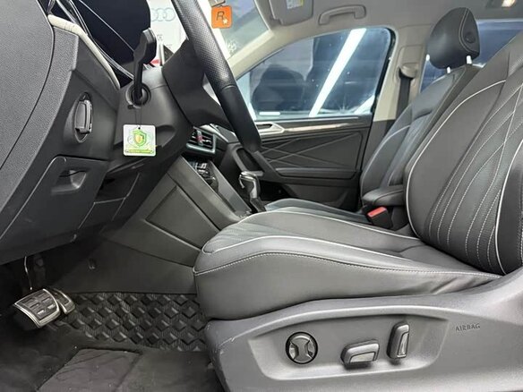 2022 Volkswagen Tiguan II Рестайлинг, чёрный, 2550111 рублей - вид 10