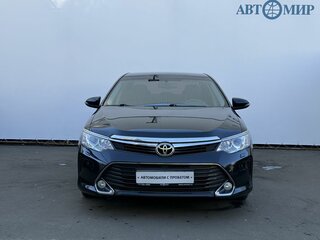 2017 Toyota Camry VII (XV50) Рестайлинг, чёрный, 2350000 рублей, вид 2