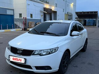 2010 Kia Cerato 5-speed II, белый, 460000 рублей, вид 3