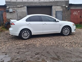 2012 Mitsubishi Lancer X Рестайлинг, белый, 615000 рублей, вид 3