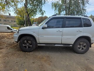 2014 Chevrolet Niva I Рестайлинг, белый, 610000 рублей, вид 4