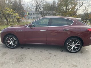 2017 Maserati Levante S I, красный, 3700000 рублей, вид 5