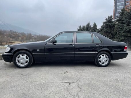 1997 Mercedes-Benz S-Класс 420 III (W140) Рестайлинг, чёрный, 1200000 рублей, вид 4