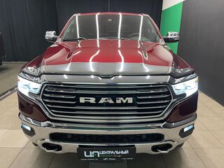 2022 Ram 1500 Crew Cab V, красный, 8000000 рублей, вид 2