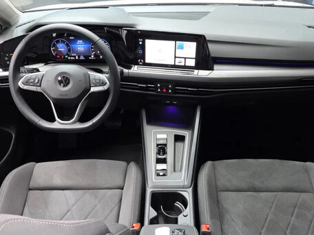 2022 Volkswagen Golf VIII, белый, 2691483 рублей, вид 5
