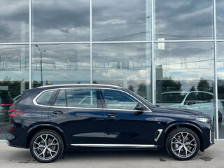 2025 BMW X5 Long 30Li IV (G05/G18) Рестайлинг, чёрный, 9690000 рублей, вид 4