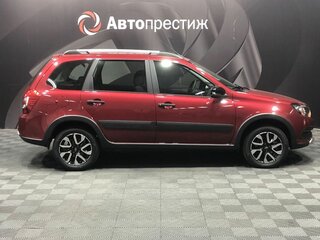 2026 Lada (ВАЗ) Granta Cross I Рестайлинг, красный, 1216000 рублей, вид 4
