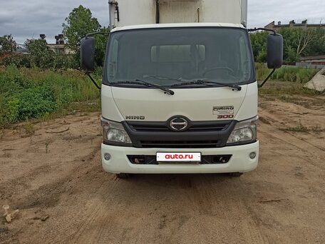 2013 Hino Series 300 (Dutro), белый, 1950000 рублей, вид 1