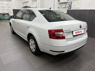 2020 Skoda Octavia III (A7) Рестайлинг, белый, 1750000 рублей, вид 5