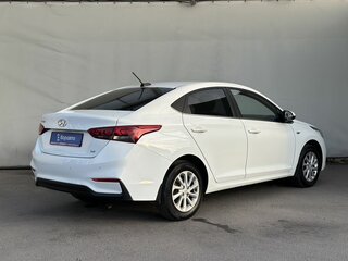 2018 Hyundai Solaris II, белый, 1400000 рублей, вид 4