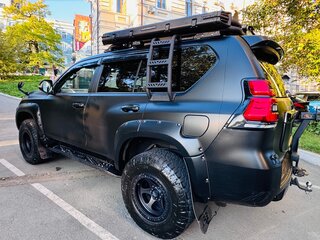 2021 Toyota Land Cruiser Prado 150 Series Рестайлинг 3, чёрный, 7960000 рублей, вид 5
