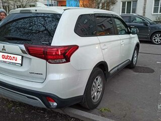 2019 Mitsubishi Outlander III Рестайлинг 3, белый, 2000000 рублей, вид 3